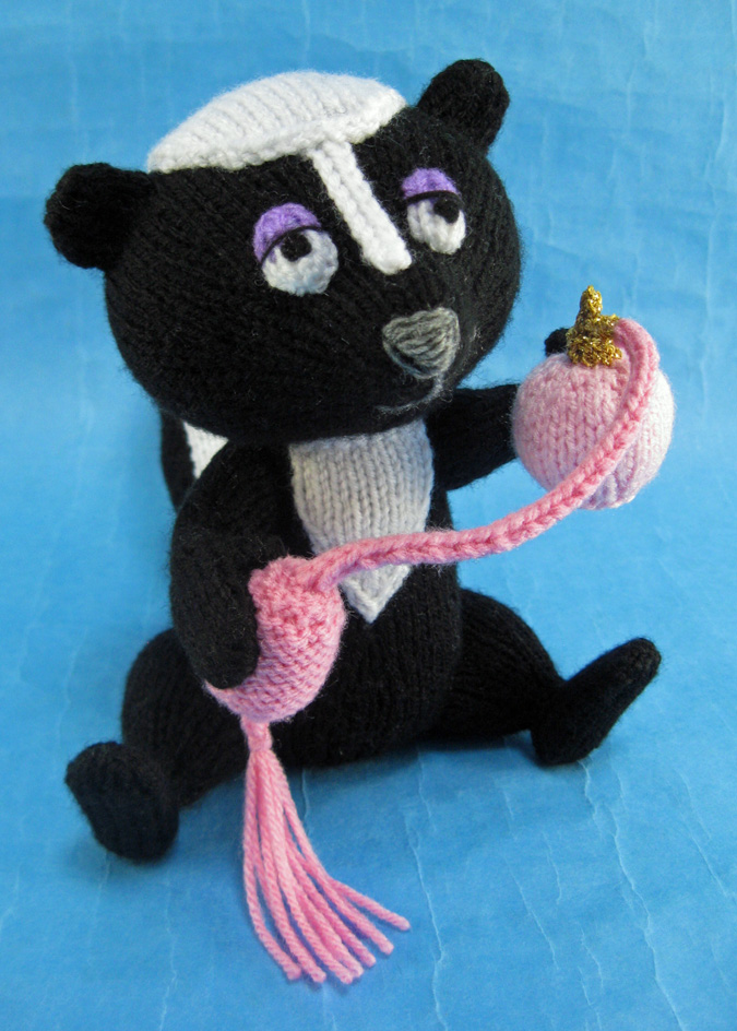 Stuffed skunk sales